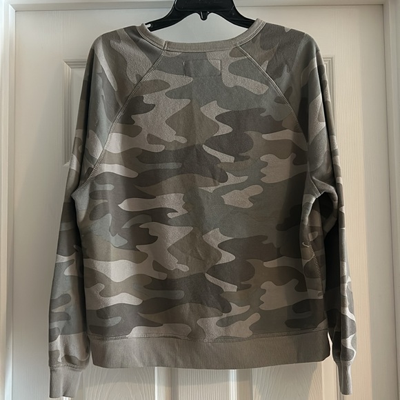 U.S Army camo crew neck sweatshirt size medium - Picture 3 of 5